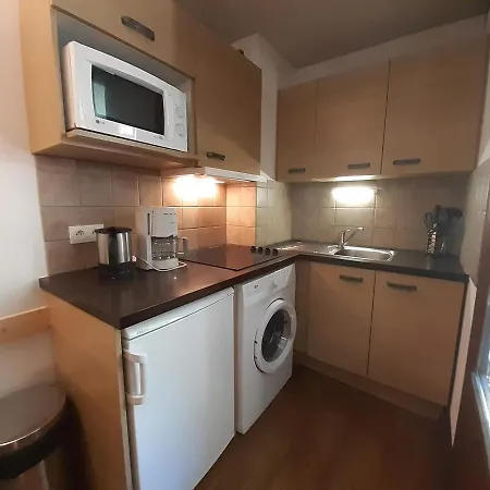 Confortable Pour 4 Pers, Balcon Ombrage, Parking & Wifi Apartment *