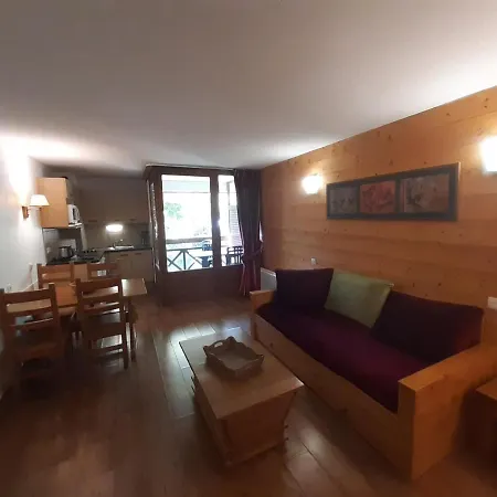 Apartment Confortable Pour 4 Pers, Balcon Ombrage, Parking & Wifi